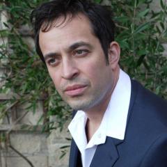 What's going on in the brain when someone creates new music? We speak to legendary jazz pianist Jason Rebello, who spent 10 years touring the world with Sting, and UQ's Prof Geoff Goodhill. 